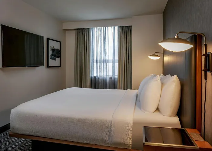 Courtyard By Marriott Boston Downtown Hotel